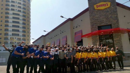 Nuevo restaurante Denny's llegó a Vista Hermosa con servicio las 24 horas