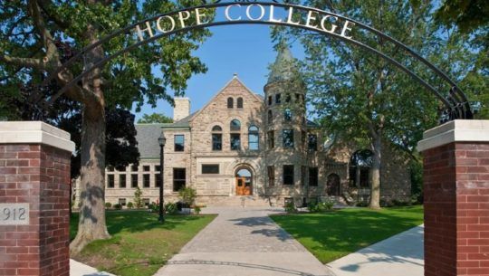 convocatoria-becas-hope-college-2021-estados-unidos-guatemaltecos