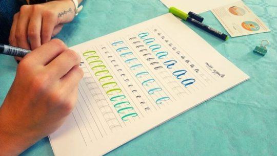 Taller virtual y gratuito de lettering enfocado a trazos básicos y mayúsculas Junio 2021