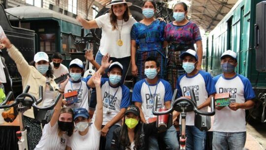 Pintando Santa Catarina Palopó con Voltio