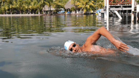 Alberto Méndez buscará nadar 875 kilómetros en la Aquatlón Caribe Maya 2021