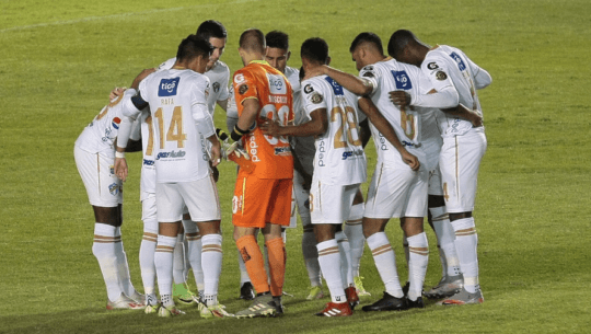 Alineaciones del juego de ida Guastatoya vs. Comunicaciones, semifinales Liga Concacaf 2021