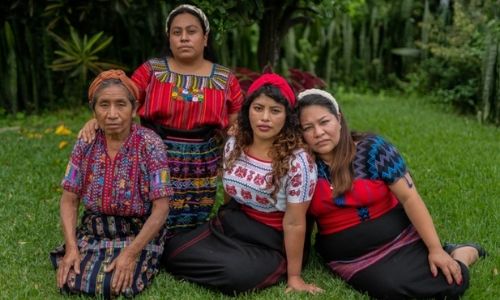 Proyecto guatemalteco Chica Mala fundadora Ana Gabriela López artesanas Sololá (1)