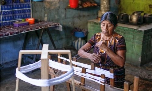 Proyecto guatemalteco Chica Mala fundadora Ana Gabriela López artesanas Sololá (4)