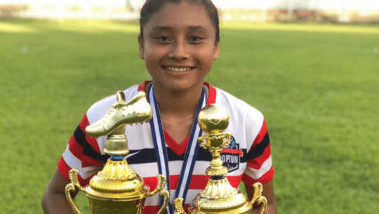 Alexandra De La Cruz, la goleadora que está dando de qué hablar en Petén 1