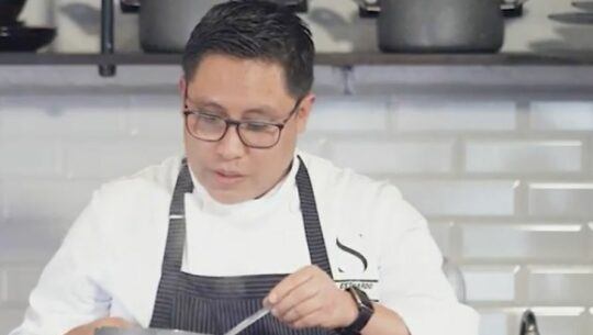Guatemalteco Estuardo Pérez fue ganador del concurso latinoamericano Super Chef 2021