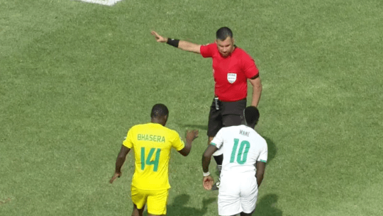 Mario Escobar, el primer árbitro guatemalteco en una Copa Africana de Naciones