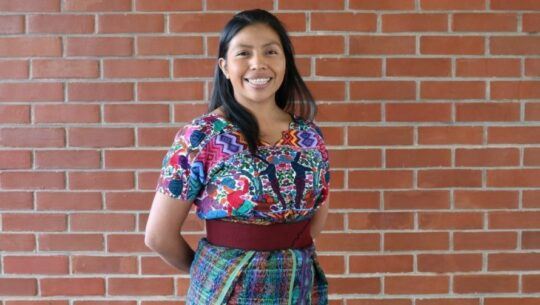 Martha Lidia Oxi, la primera mujer Maya-Kaqchikel que enseña chino mandarín