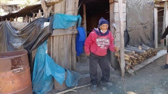 Don Inés, el abuelito de 105 años que necesita ayuda de víveres y ropa