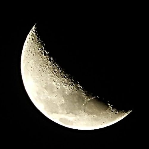 Luna en Cuarto Creciente febrero 2022
