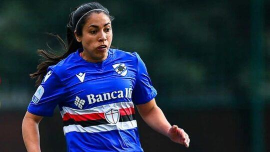 Ana Lucía Martínez recibió un saludo especial de Adriana, una admiradora de Petén (1)