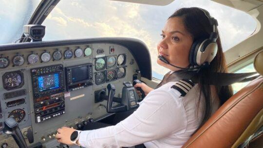Celeste Cifuentes la joven guatemalteca piloto aviador que busca traspasar fronteras