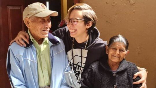 Abuelitos heladeros buscan donativos en Guatemala