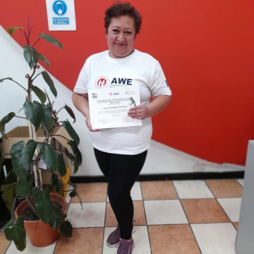 Becaria del programa AWE