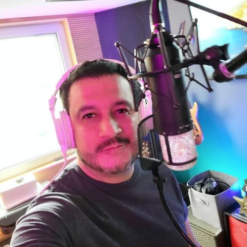 Byron Morales en estudio