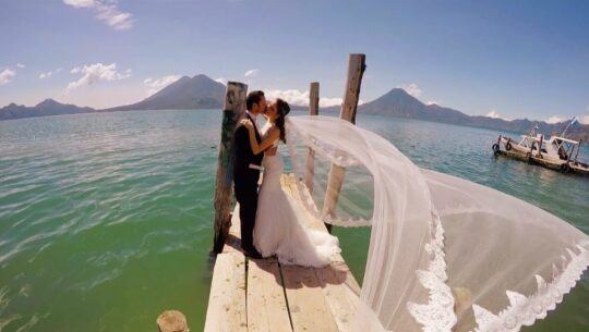 Fotografías de bodas a orillas del Lago de Atitlán en Guatemala