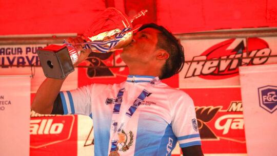 Mardoqueo Vásquez ganó su tercer título en el Campeonato Nacional de Ruta 2022