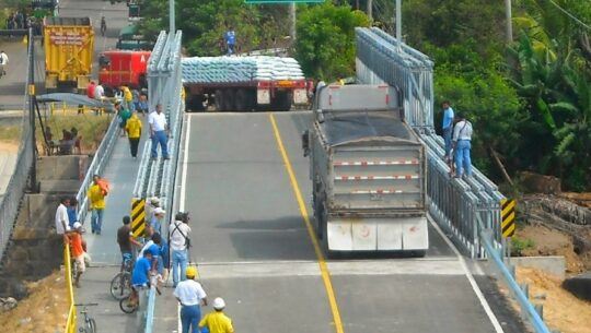 Puentes permanentes de acero Acrow para el kilómetro 15 VN