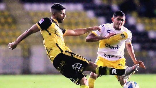 Gerardo Gordillo debutó con el Coquimbo Unido en la Primera División de Chile 2022