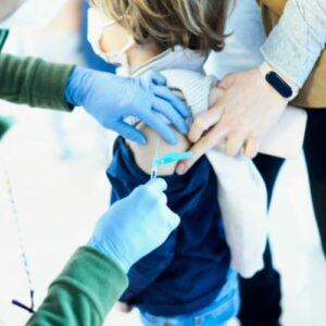 Guatemala recibirá un nuevo cargamento de vacunas Moderna para niños, julio 2022 