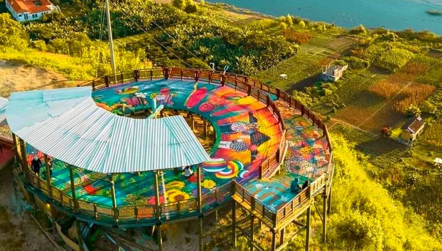 Mirador Kaqasiiwaan en San Juan La Laguna