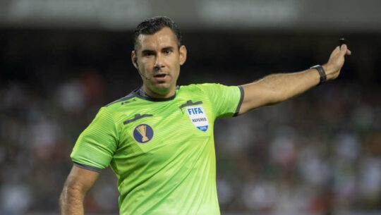 Mario Escobar dirigirá juego de vuelta en la ronda preliminar de la Liga Concacaf 2022