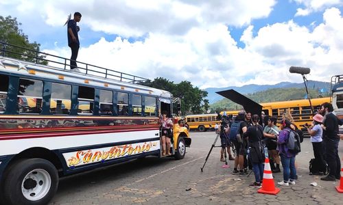 Bus extraurbano de Patzún será parte del cortometraje extranjero The Black Monk (2)