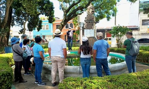 Caminata por barrios históricos en Guatemala