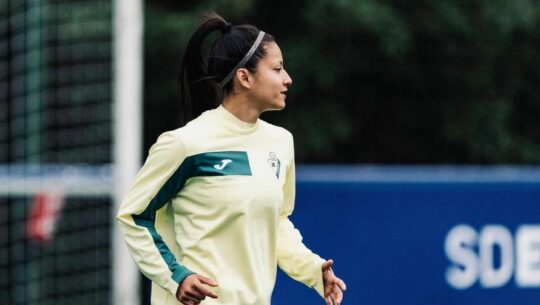 Andrea Álvarez dio triunfo al SD Éibar de España en partido contra DUX Logroño (3)