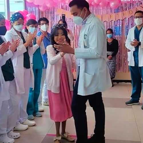 Elma Alexa López celebró sus 15 años en el hospital y cumplió uno de sus sueños