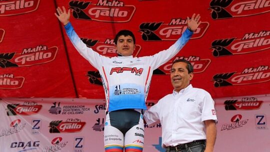 Richard Carapaz y otros reconocidos ciclistas internacionales que han corrido en Guatemala