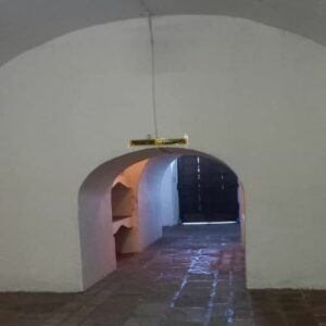 Recorrido por las criptas de la Catedral Metropolitana en la Ciudad de Guatemala 
