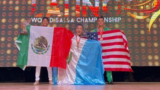 Axel Dardón ganó una competencia de salsa que se realizó en Cancún, México