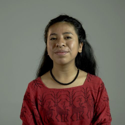 Cantante guatemalteca Sara Curruchich