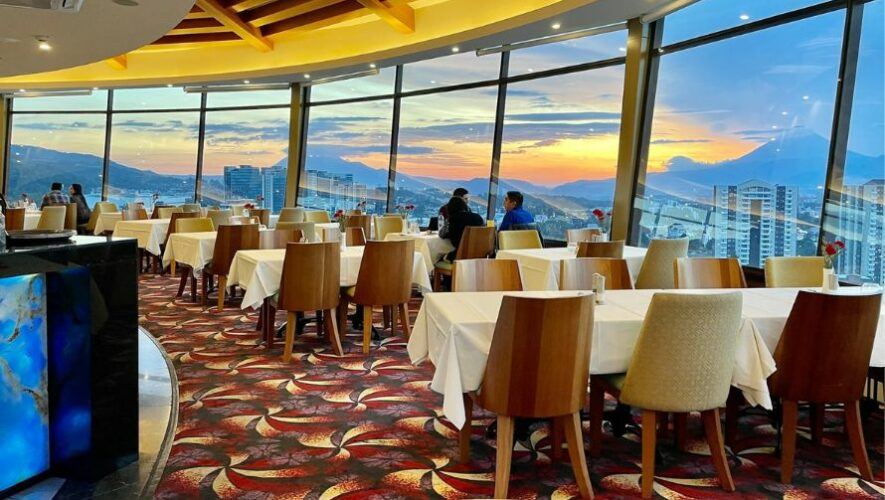 Cena de Navidad y A&ntilde;o Nuevo en Restaurante Giratorio | Diciembre 2022
