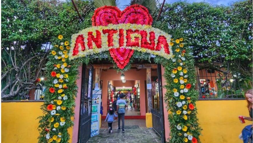 Entre Volcanes, Mercado de Artesanías en Antigua Guatemala