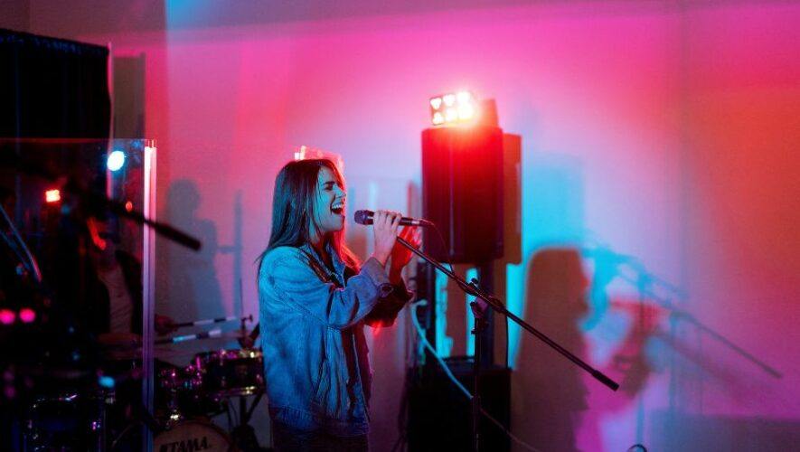 Noche de Karaoke en Centro Cultural Mosaico Guatemala | Diciembre 2022