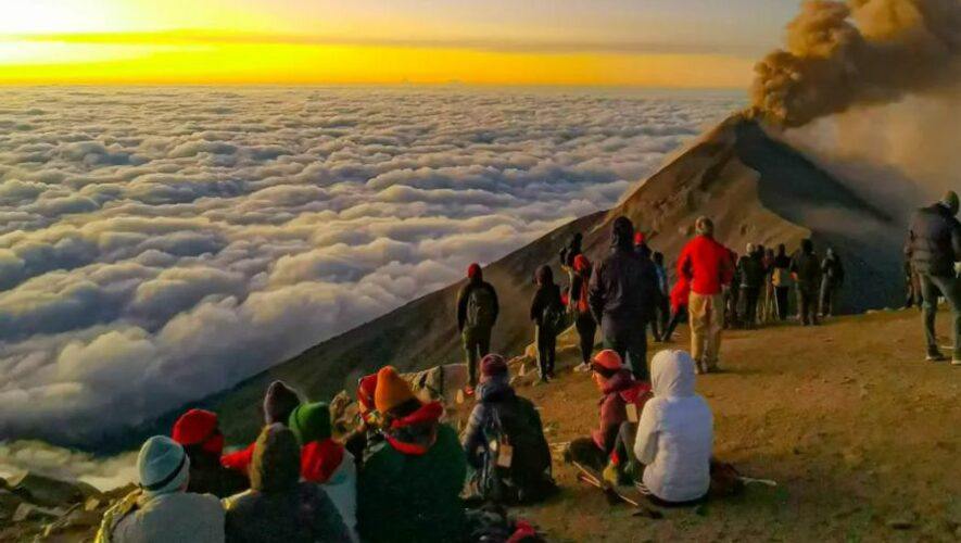 Ascenso y campamento en el Volc&aacute;n Acatenango | Enero 2023