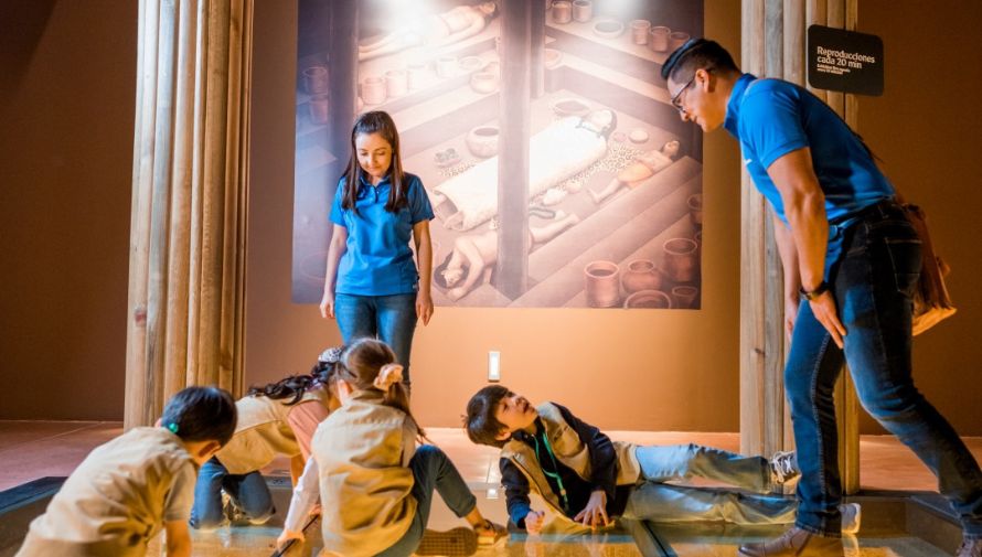 Recorridos con personajes y taller de barro en Museo Miraflores Enero 2023