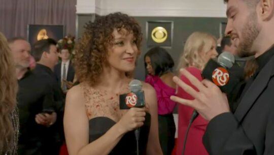 Así fue el paso de Gaby Moreno en la alfombra roja de los Grammy Awards