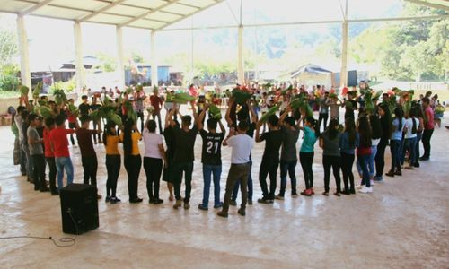 Niños del l Instituto Básico Nuevo Amanecer Comunidad Copal AA La Esperanza, en Cobán, Alta Verapaz
