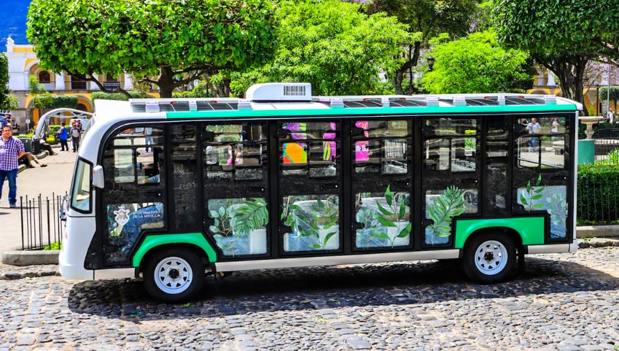 Antigua tiene nuevos buses eléctricos y ecológicos