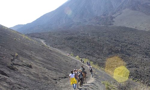 Ascenso al volcán de Pacaya 2023