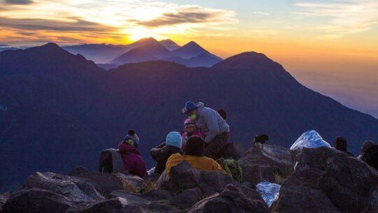 Ascenso nocturno al Volcán Santa María Abril 2023