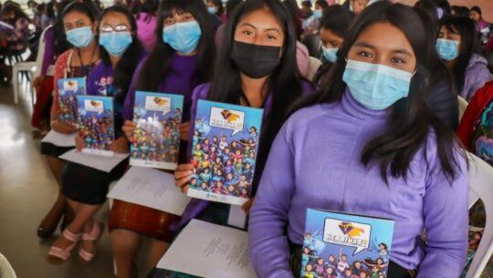 Lanzaron la segunda edición de la revista «Heroínas de la Ciencia» que destaca a científicas guatemaltecas