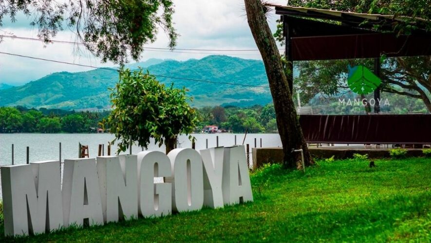 Mangoya Lounge Guatemala, un restaurante ubicado a orillas de la Laguna del Pino