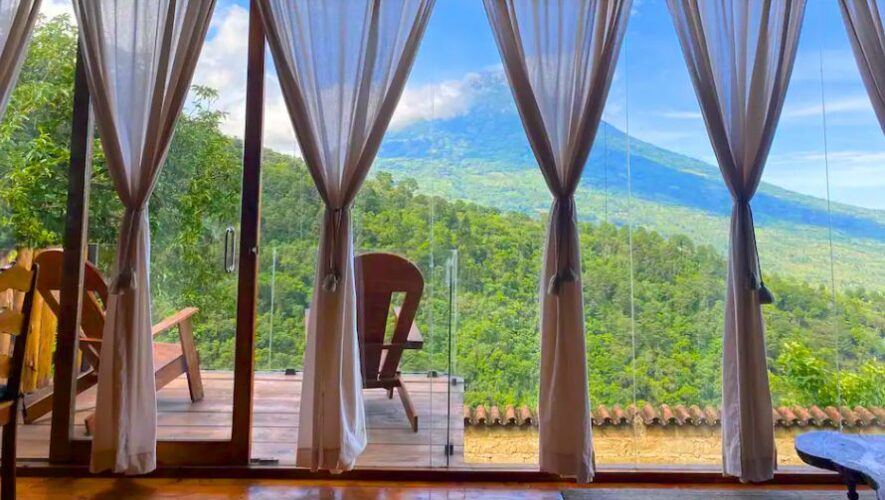 Cabaña ecológica Mountain Garden el refugio con vista hacia volcanes de Guatemala