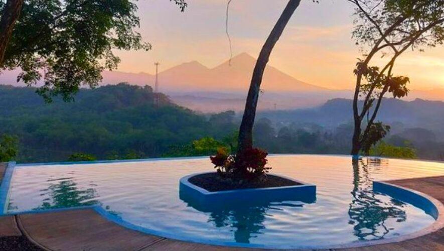Finca Montecristo en Guatemala inaugura una piscina con vista hacia los volcanes