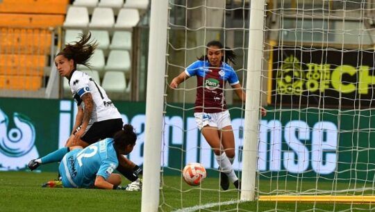 Así fue el doblete de Ana Lucía Martínez por el que fue nombrada MVP en el juego vs Parma