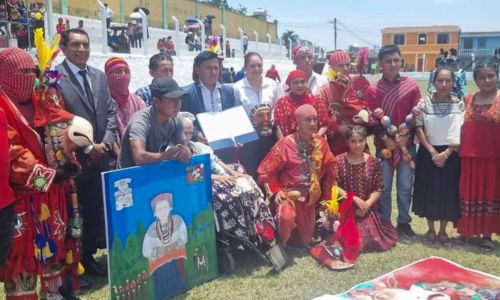 Danza las Guacamayas con el grupo